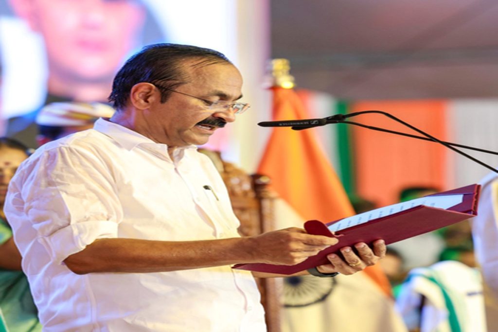 केरल में एसएमए दवा विवाद, गरीब बच्चों को सस्ती दवा देना जिम्मेदारी: सतीशन!
