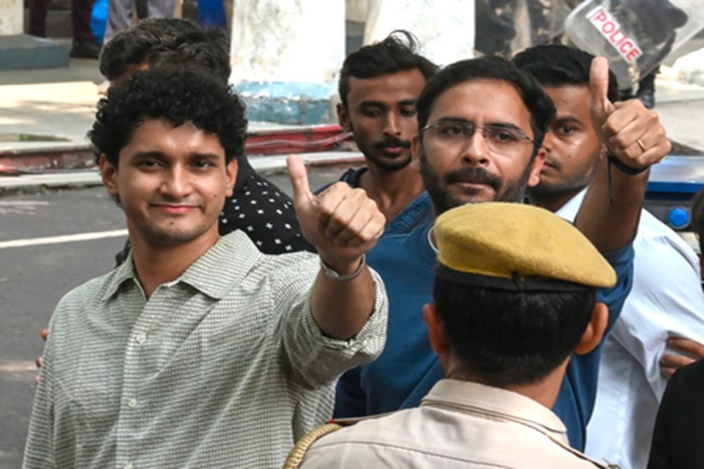 दिल्ली हाईकोर्ट का सौरव-आशुतोष को झटका, बॉन्ड तोड़ने पर सुनवाई टली​!