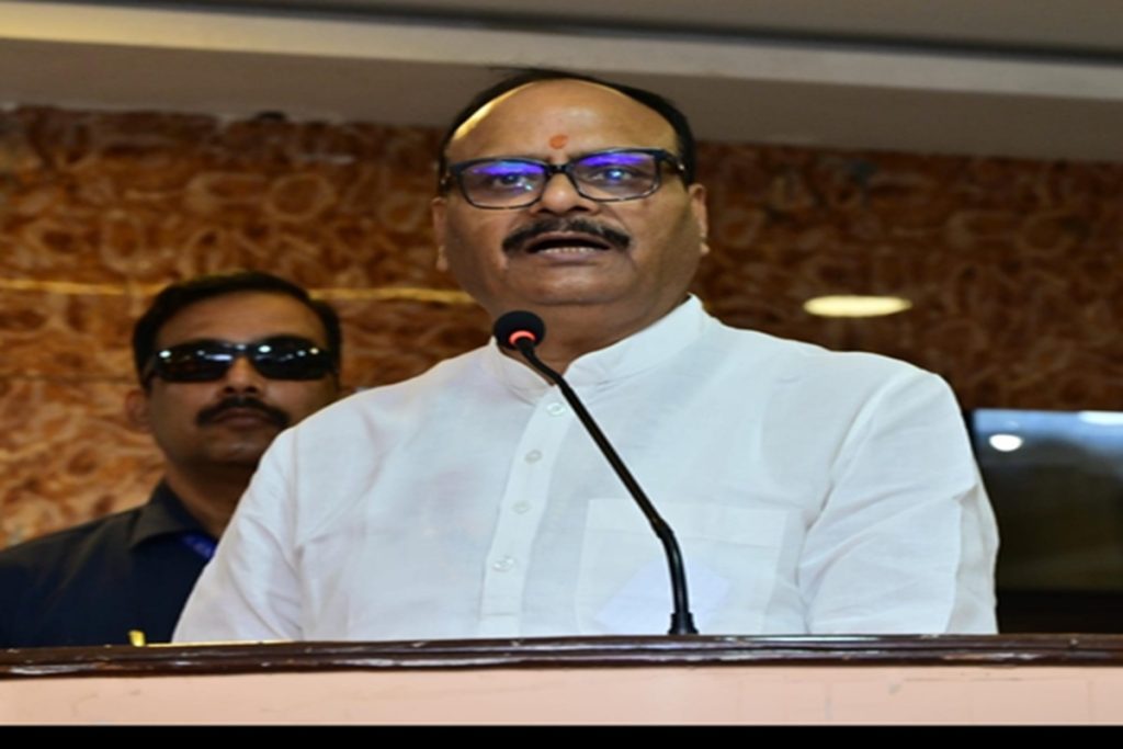 शिक्षक गढ़ते राष्ट्र का भविष्य, विद्यार्थियों में संस्कार राष्ट्रप्रेम जरूरी: ब्रजेश पाठक!