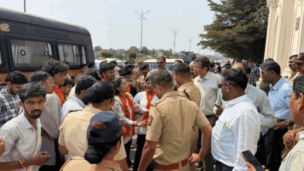 हिंदू स्टूडेंट्स को कुरान पढ़ने और इस्लाम अपनाने की प्रोफेसर ने की अपील