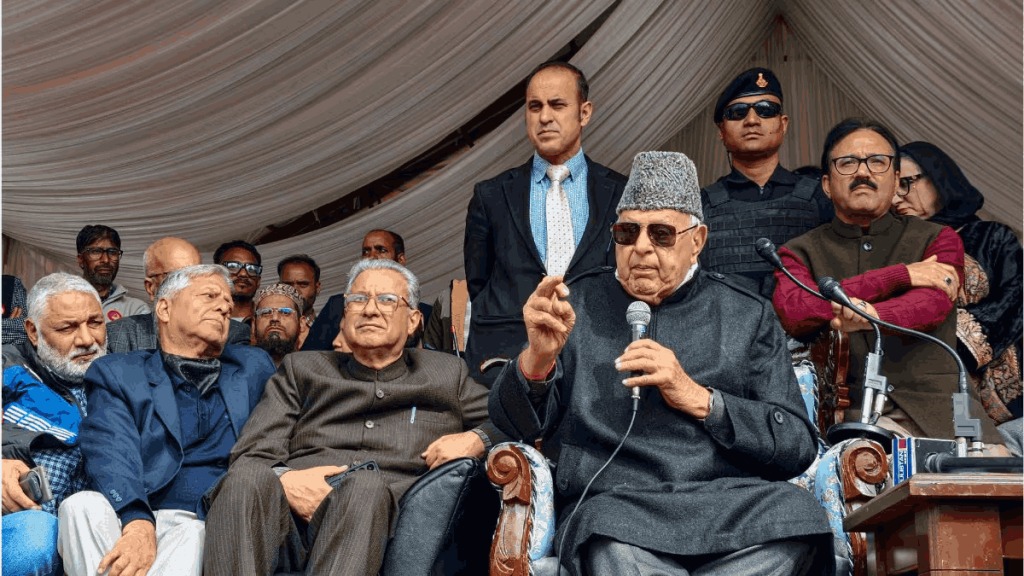 ‘कश्मीर को लेकर भारत के इरादे खराब हैं’ कहने वाले फारूक अब्दुल्ला को पाकिस्तानी एक्सपर्ट्स ने खरी-खोटी सुनाई!